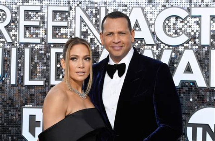 Can Alex Rodriguez and Jennifer Lopez buy New York Mets with a net worth of just $700M?