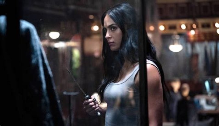 Elisabeth Moss | JoltVib