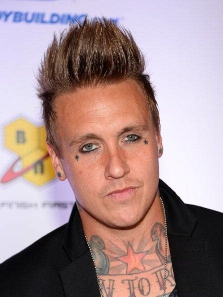 Jacoby Shaddix Net Worth ·