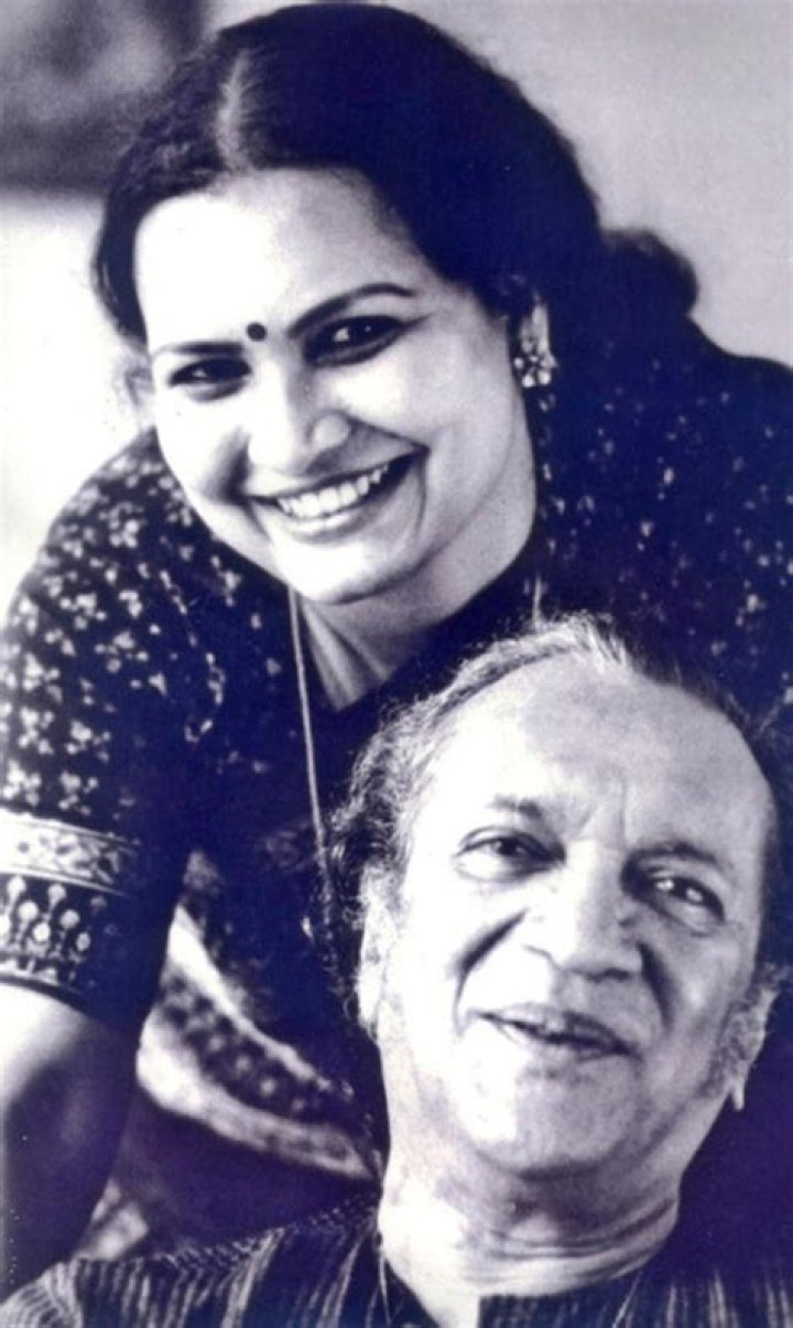 Meet Ravi Shastri's Wife: A Glimpse Into Their Marital Journey